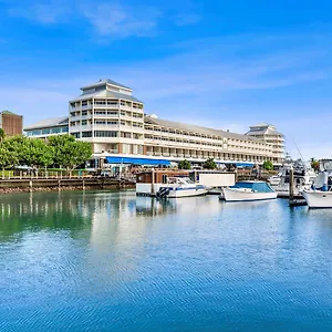 Shangri-la The Marina, Отель