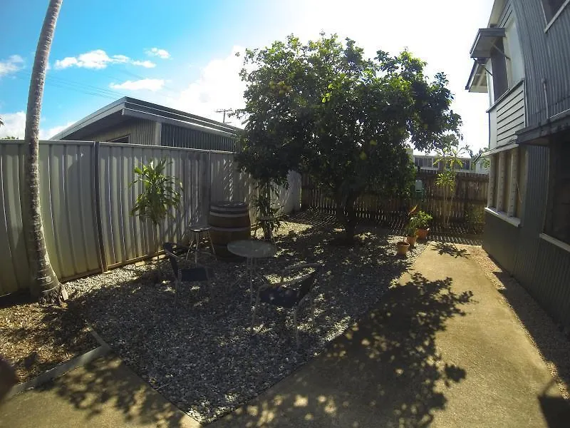 Aussiewolf Share House Hotel Cairns